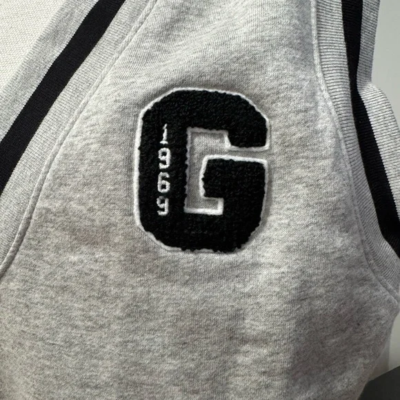 GAP Gray V-Neck Sweater Vest - Picture 2 of 12